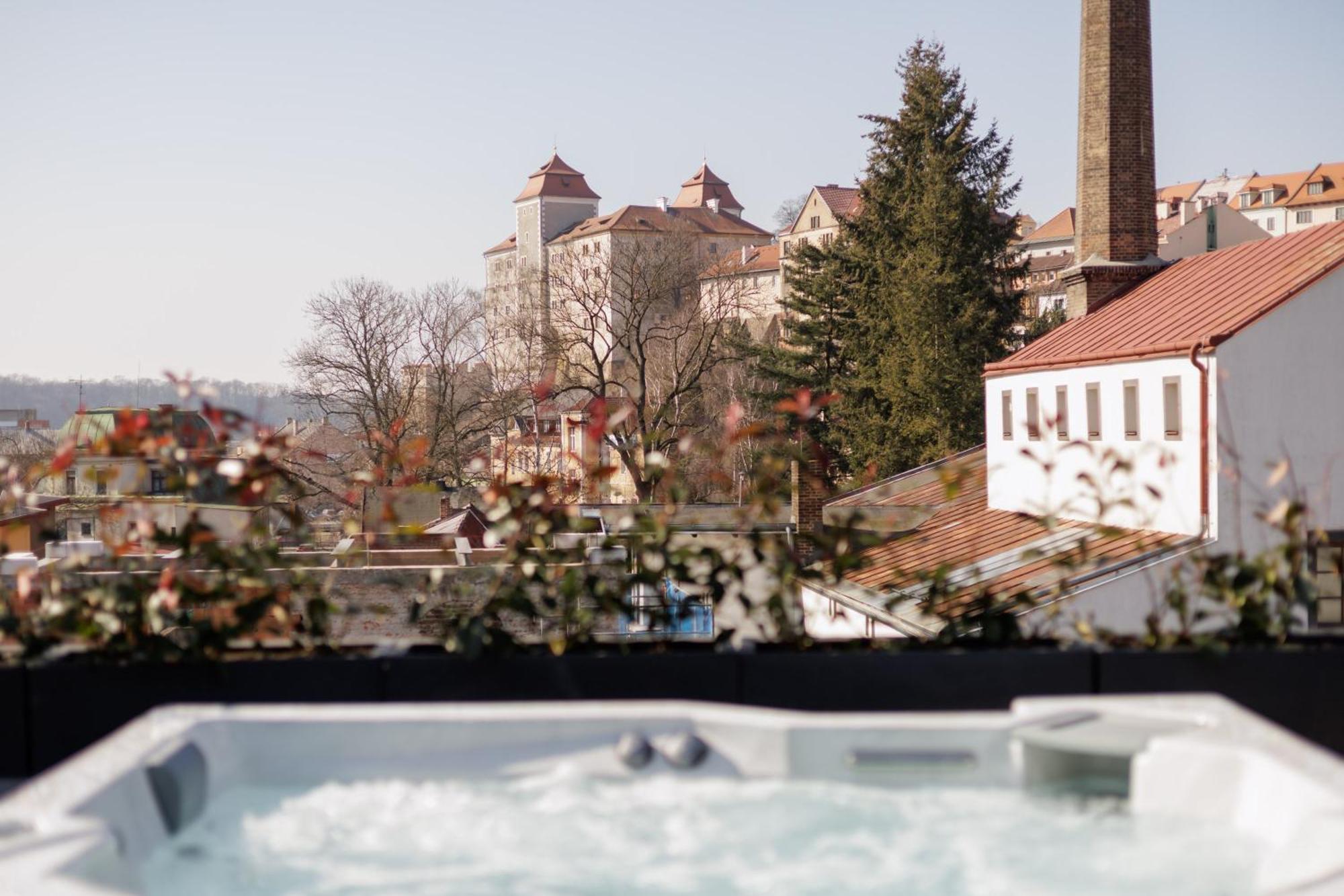 Aparthotel Na Klenici Mlada Boleslav Exterior photo